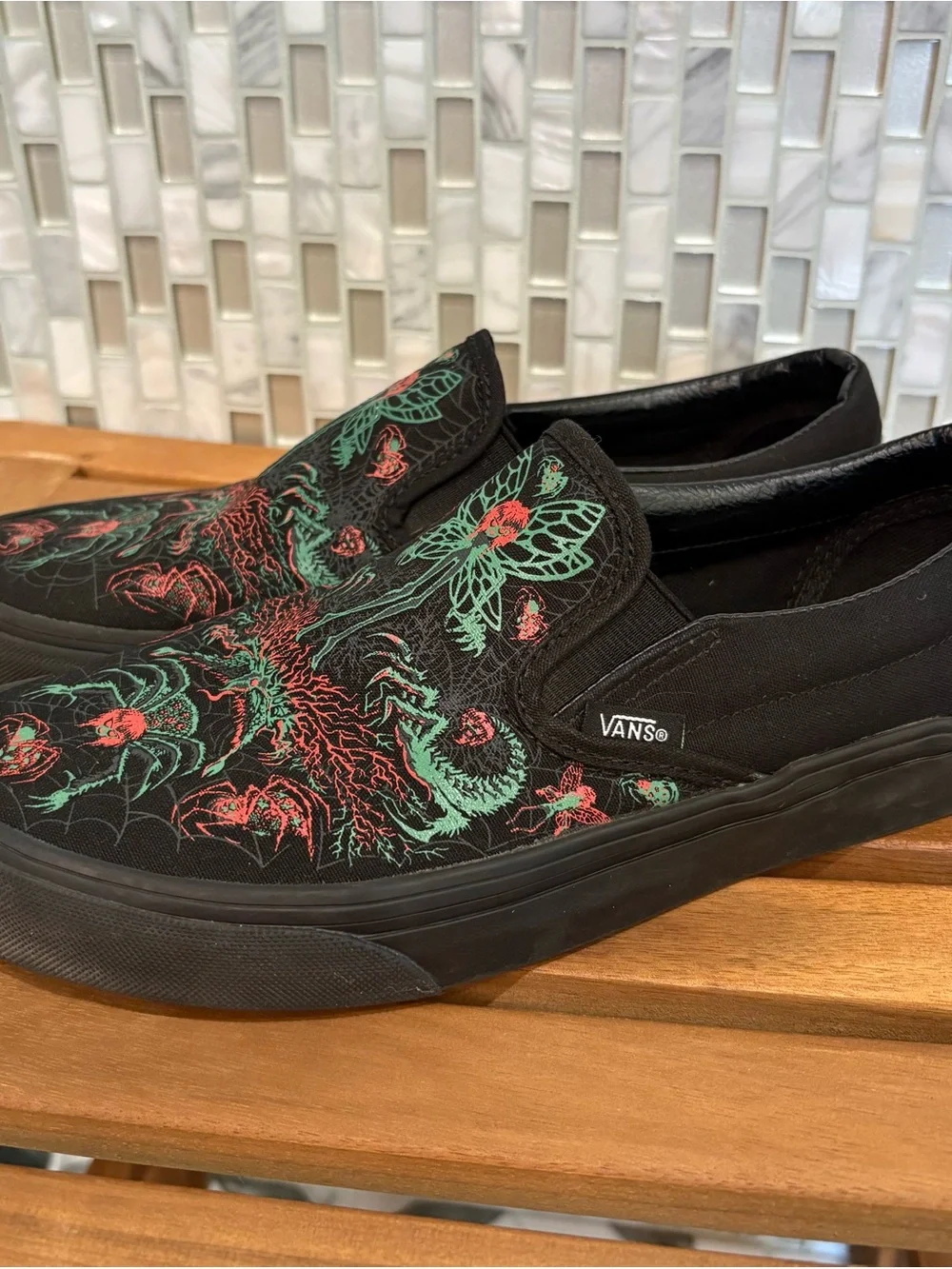 vans Classic limited edition Slip On Spider Design Size 7.5 Men’s Black - Picture 1 of 7